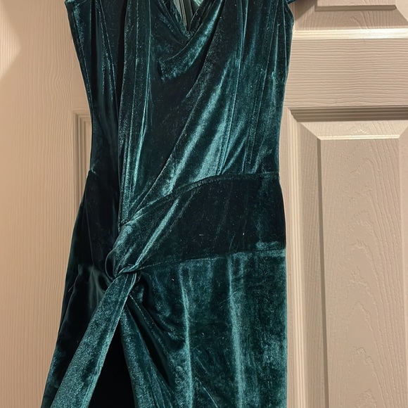 Green velvet sz S high slit off the shoulder dress  CHRISTMAS DRESS - Picture 3 of 4